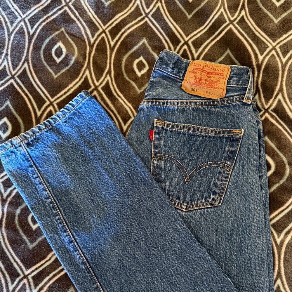 Levi's Relaxed Fit Blue Jeans for Men/Women
